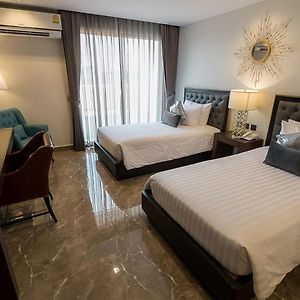 Deluxe Twin Room Bath